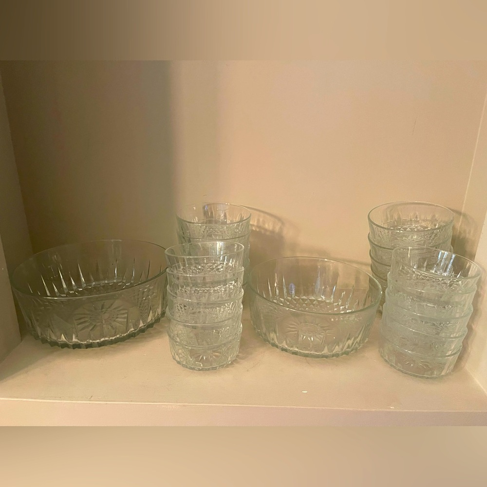 ARCOROC USA Glass 'Diamant' VTG 22 Piece Set  9" 8” 10 4” & 10” Serving Bowls